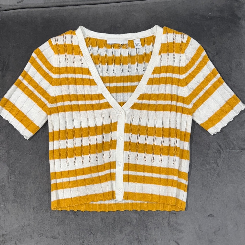 💛🤍 preppy striped knit 🧶 cardigan